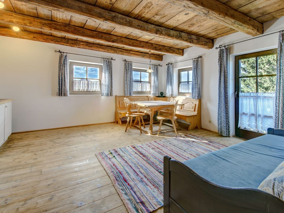 Apartment | Dining
