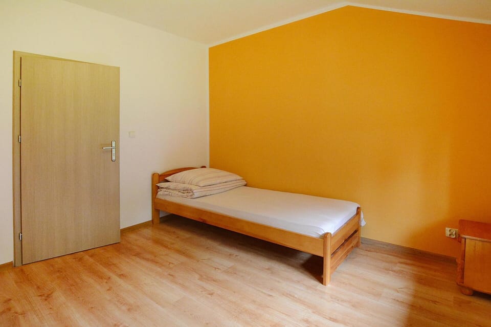Apartment | 6 bedrooms, individually furnished, bed sheets