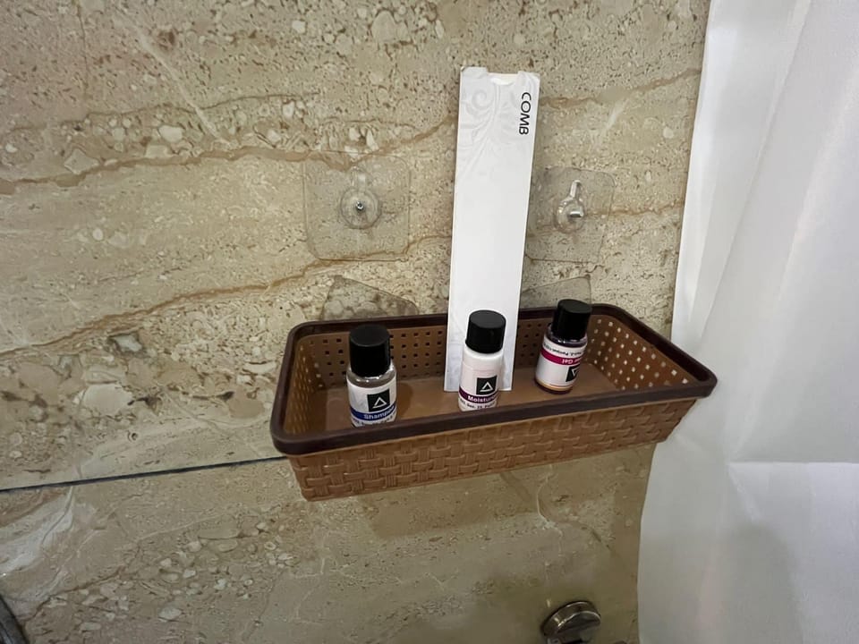 Superior Double Room | Bathroom | Shower, free toiletries, slippers, towels