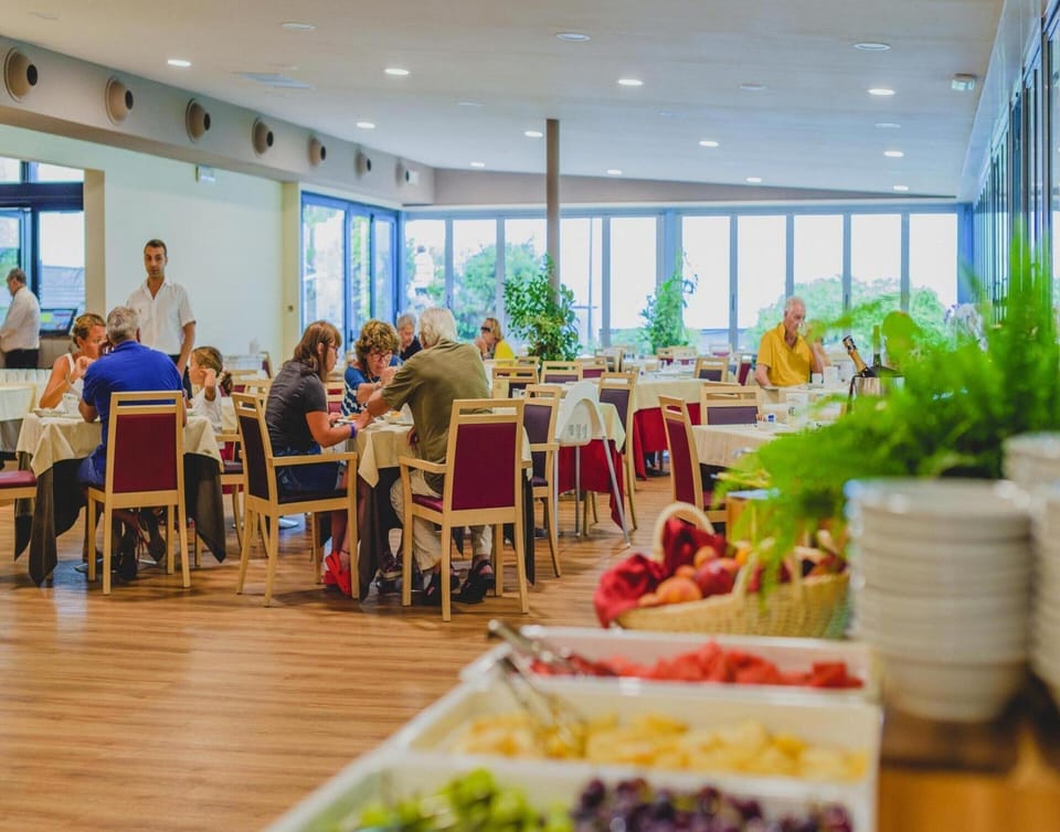 Bungalow | Dining