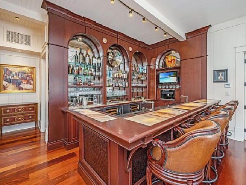 Bar/Billiard Room