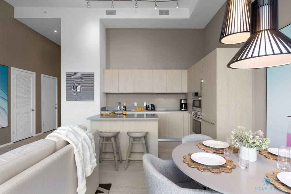House | 1 bedroom, desk