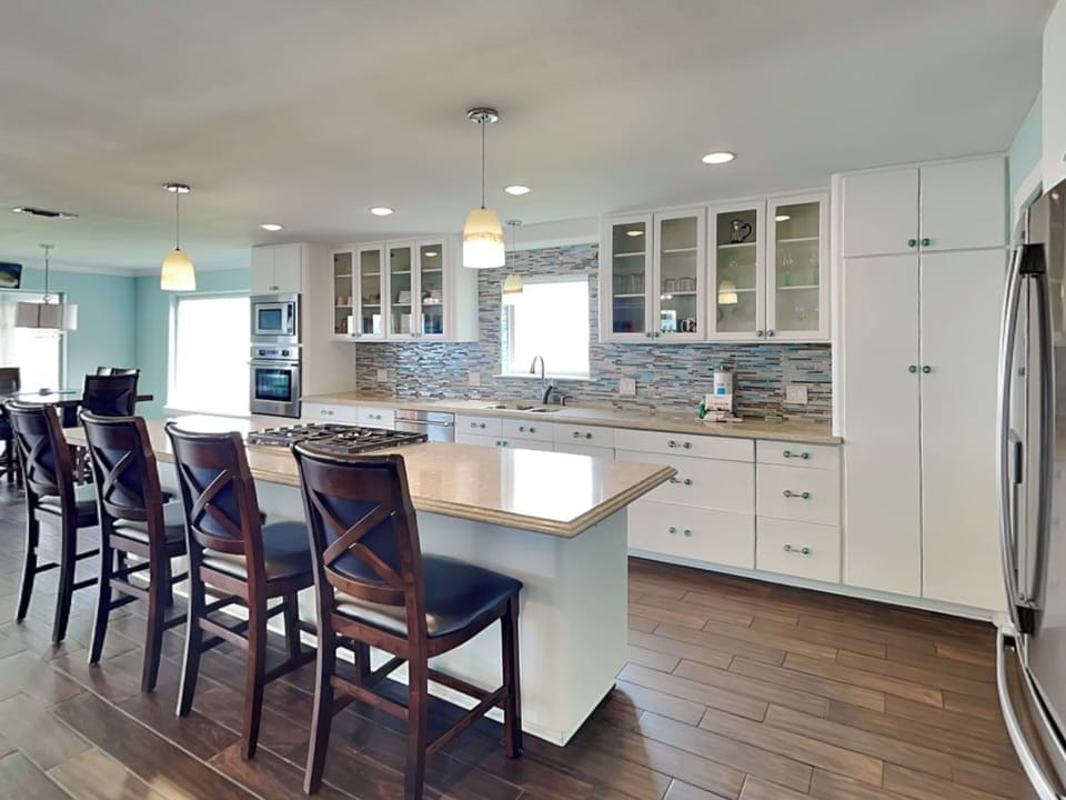 Kitchen with Breakfast Bar Seating