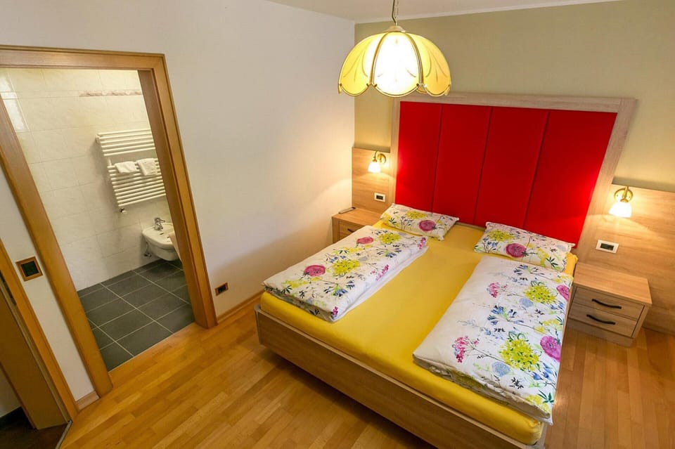 Apartment | 3 bedrooms, individually furnished, bed sheets