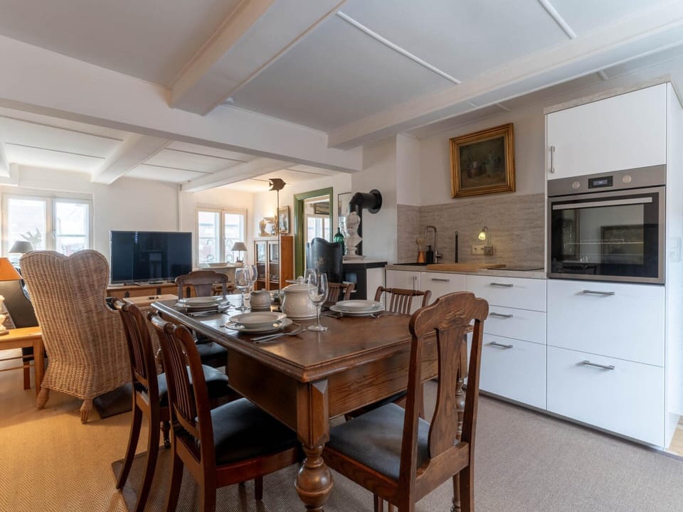 Apartment | Dining