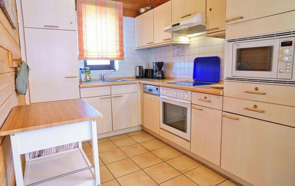 House | Private kitchen | Electric kettle, toaster
