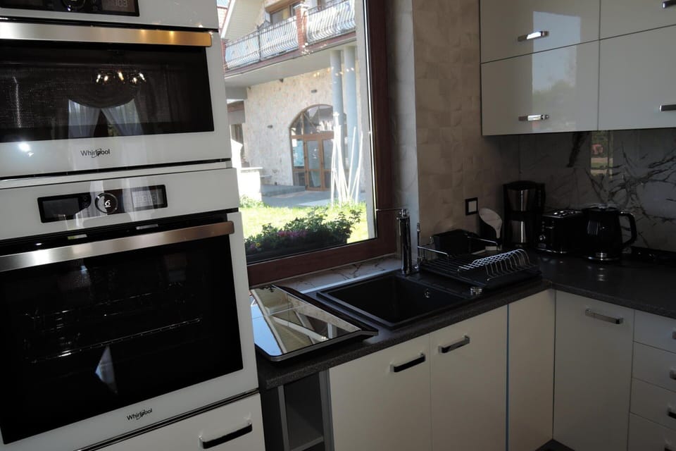House | Private kitchen | Electric kettle, toaster, highchair