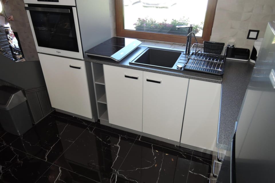 House | Private kitchen | Electric kettle, toaster, highchair