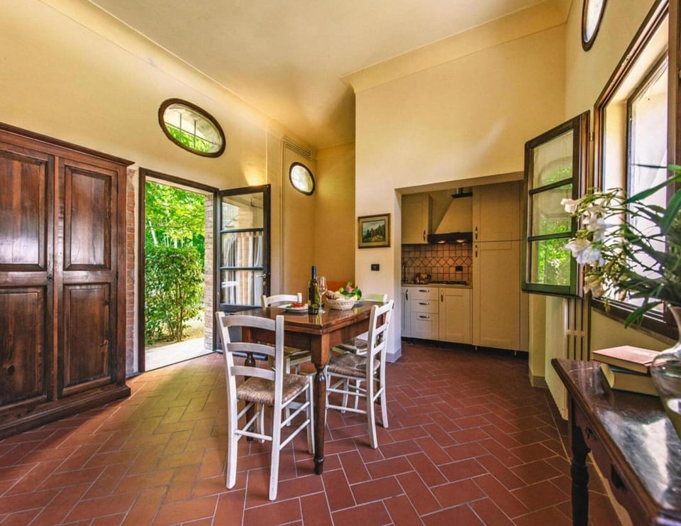 Apartment | Dining