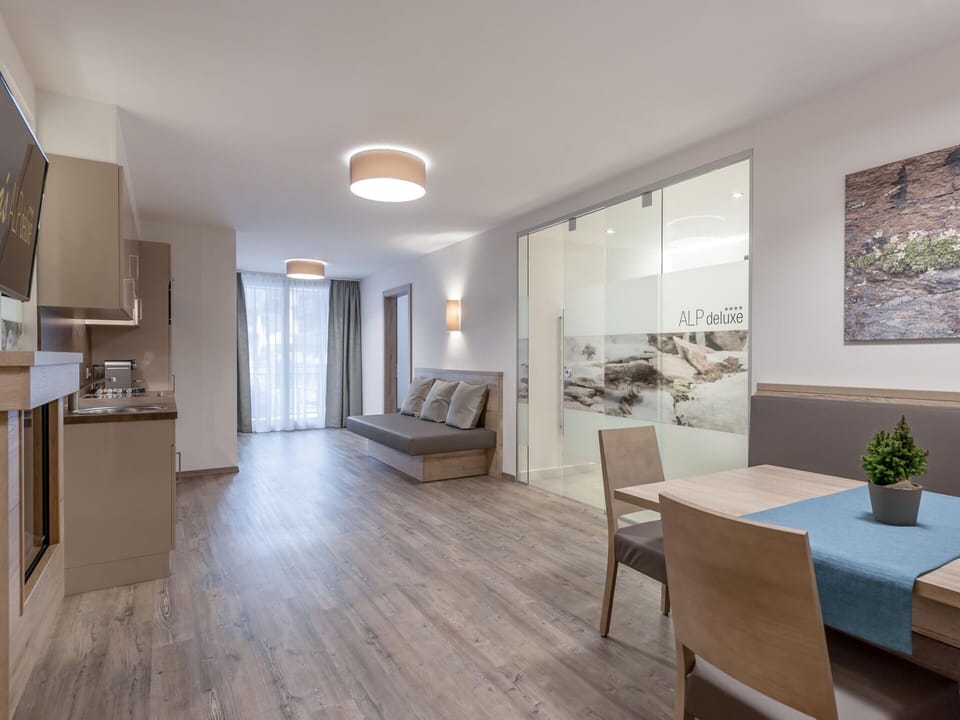 Apartment | Dining