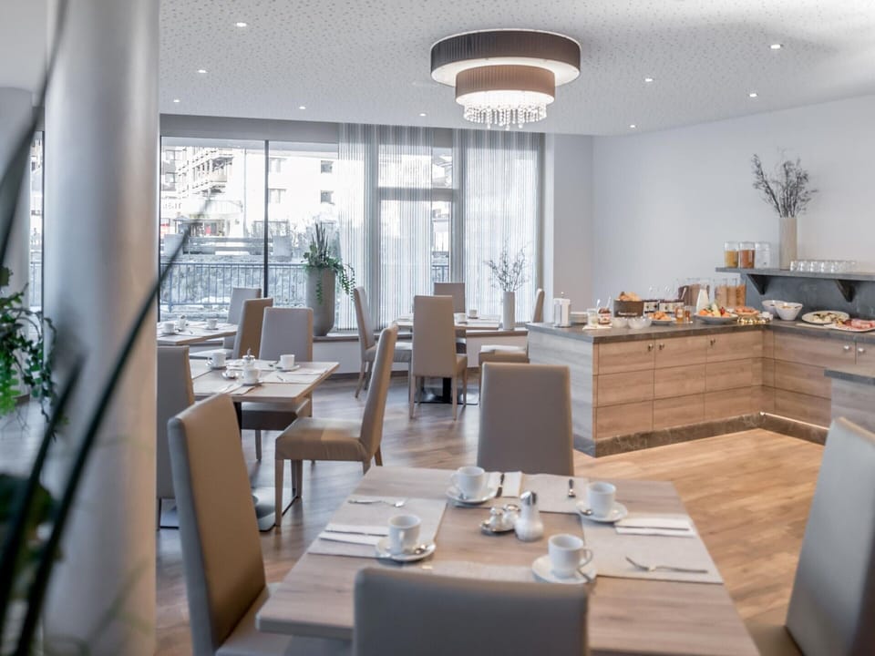 Apartment | Dining