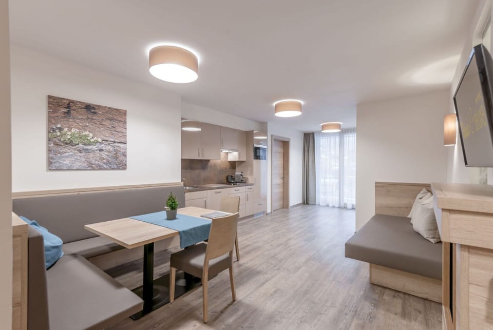 Apartment | Dining