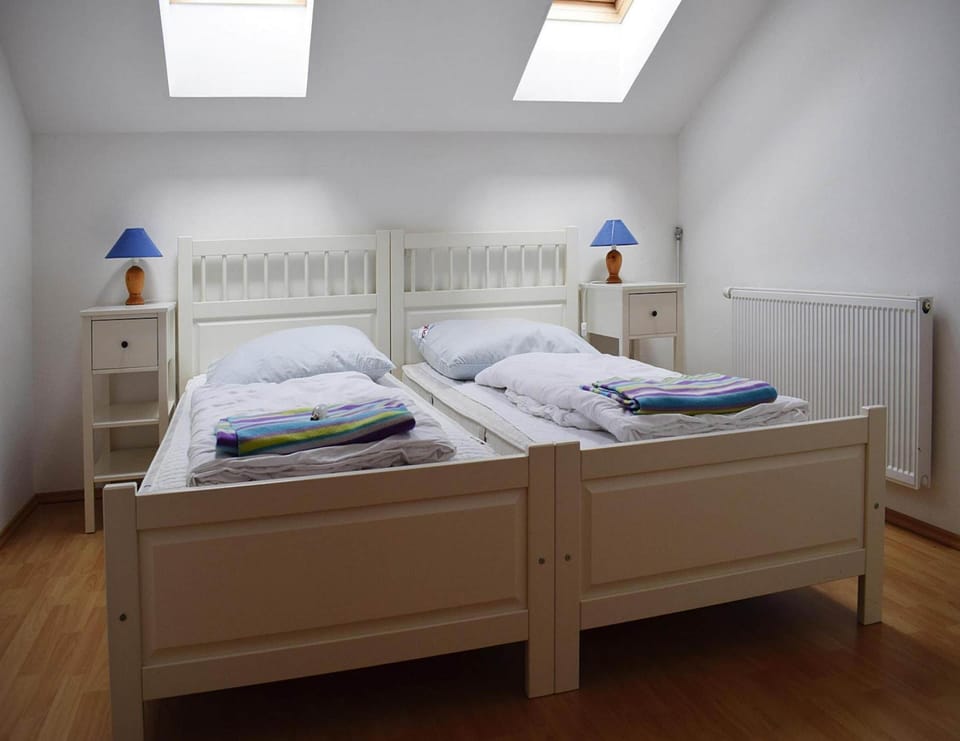 House | 4 bedrooms, individually furnished