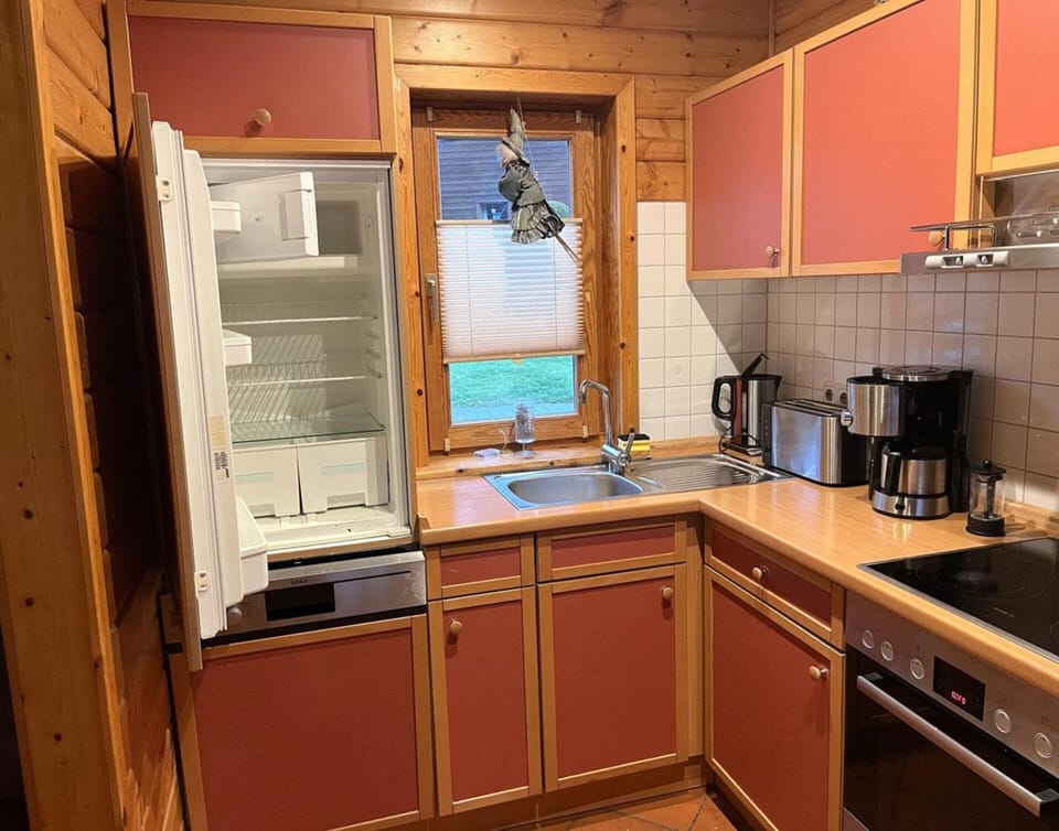 House | Private kitchen | Electric kettle, toaster