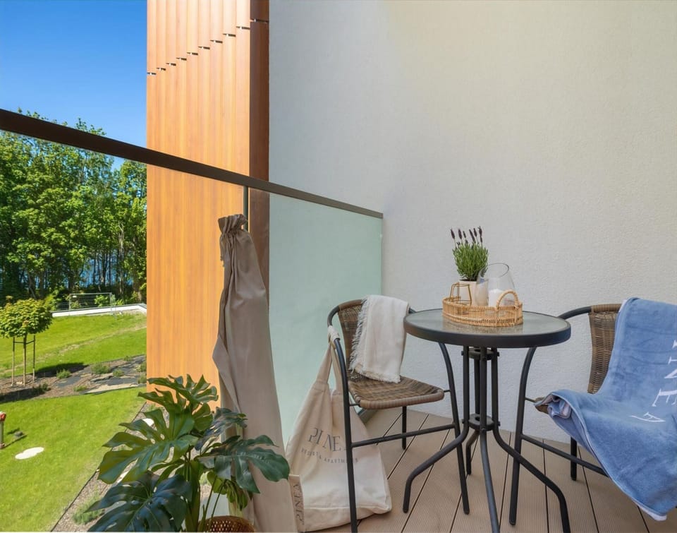 Apartment | Dining
