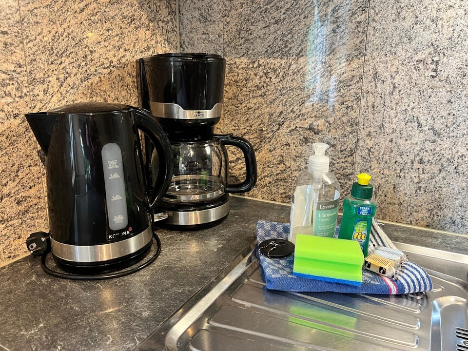 House | Private kitchen | Electric kettle, toaster, highchair