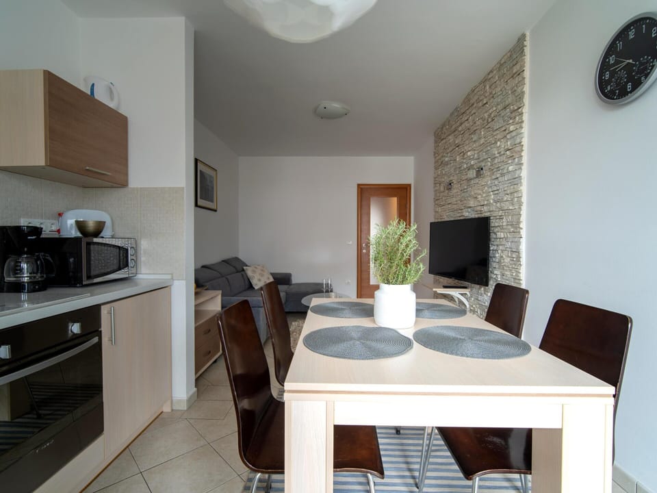 Apartment | Dining