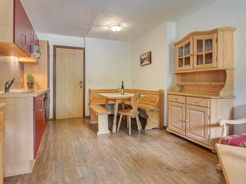 Apartment | Dining