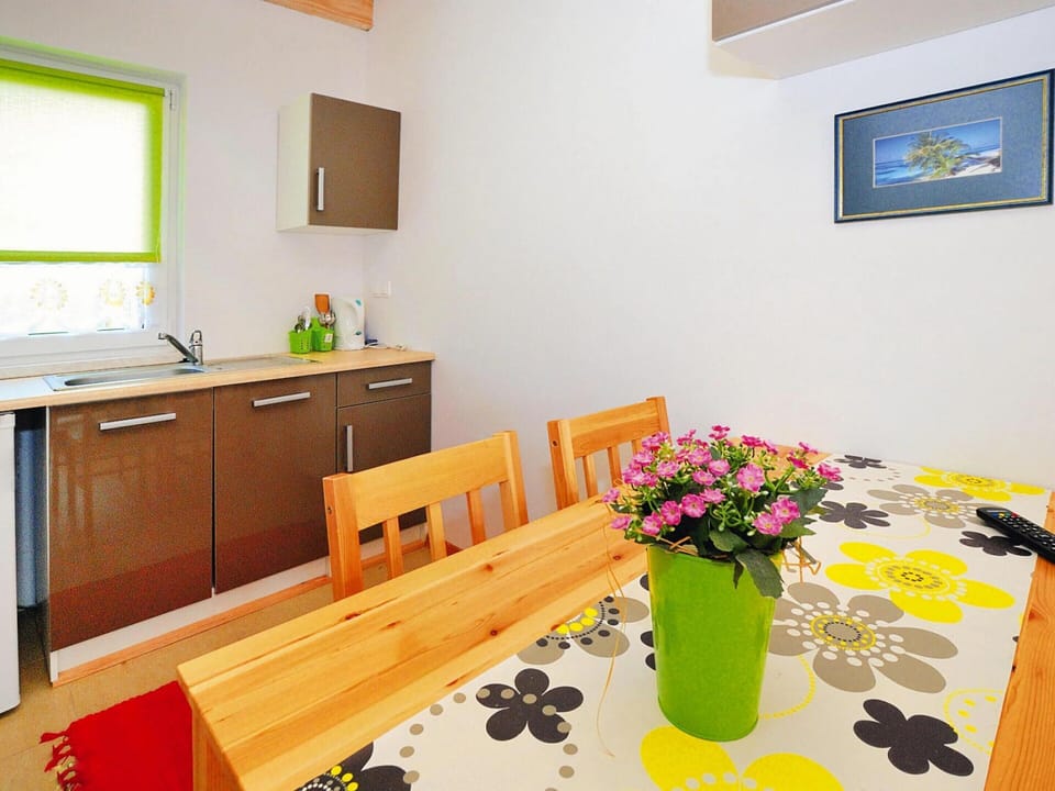 House | Private kitchen | Electric kettle, highchair