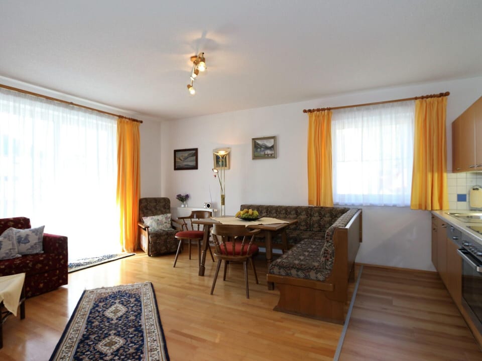 Apartment | Dining