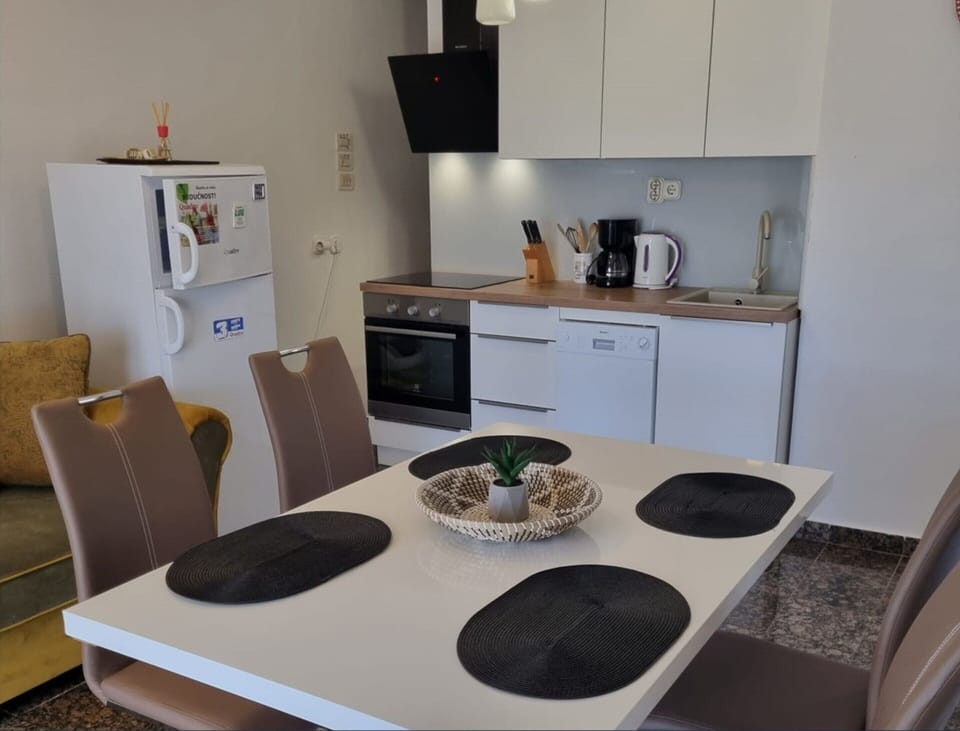 House | Dining