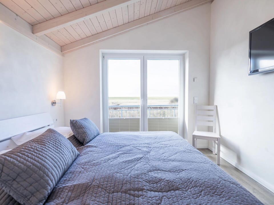 House | 3 bedrooms, individually furnished, iron/ironing board