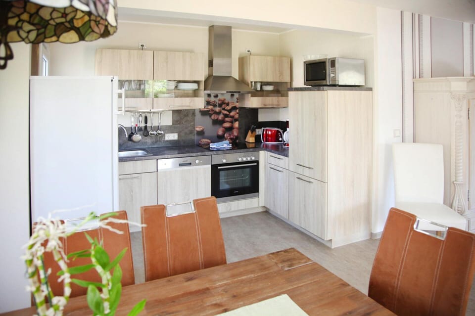 House | Private kitchen | Electric kettle, toaster, highchair