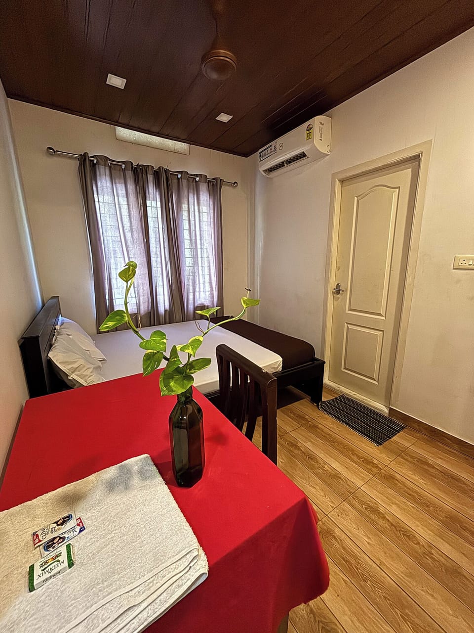 Basic Double Room, 1 Bedroom, Air conditioning | Desk, laptop workspace, free WiFi