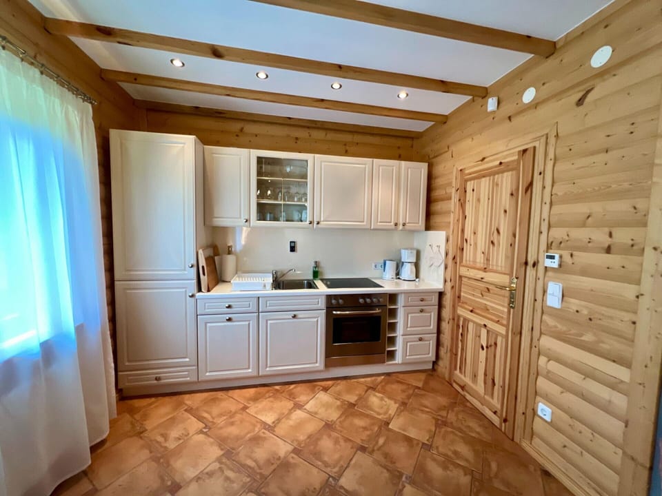 House | Private kitchen | Electric kettle, toaster, highchair