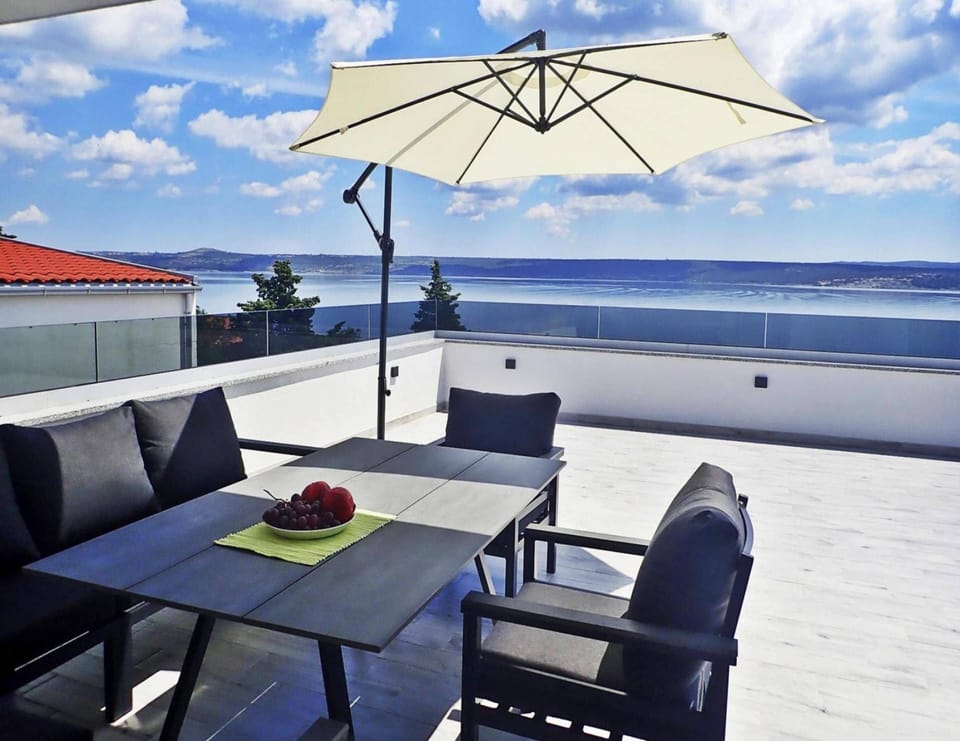 House | Balcony