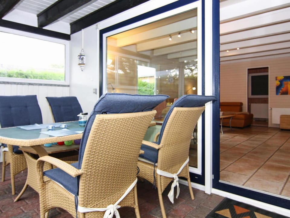 Bungalow | Dining