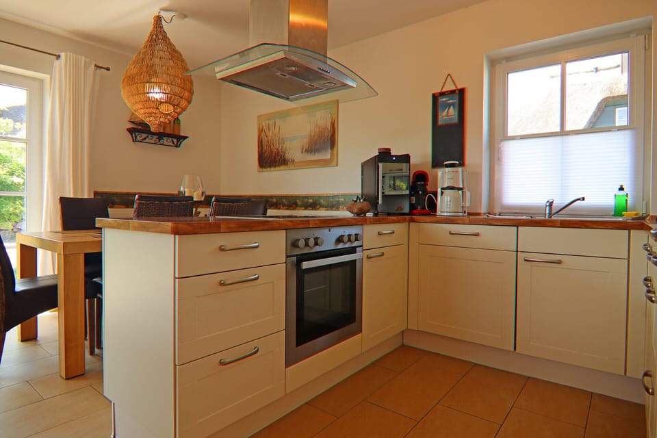 House | Private kitchen | Electric kettle, toaster, highchair