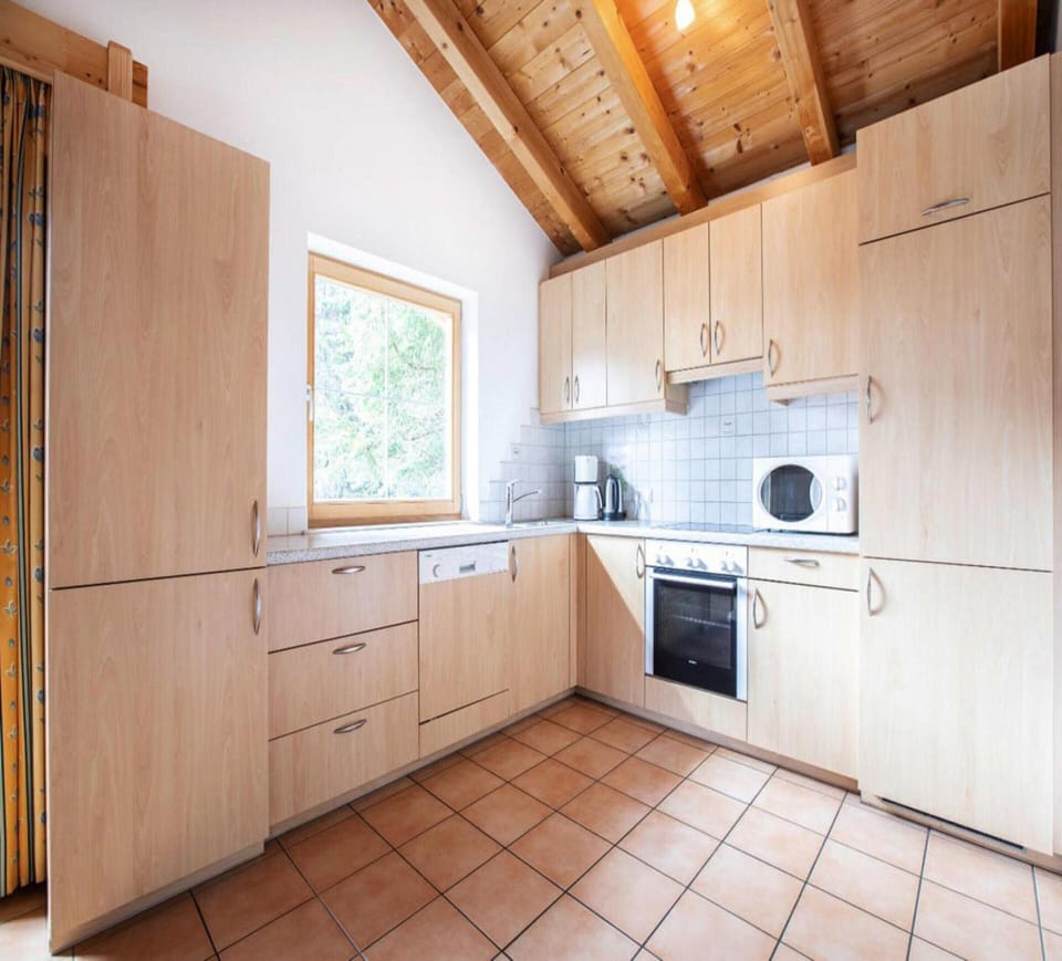Chalet | Private kitchen | Electric kettle, toaster, highchair
