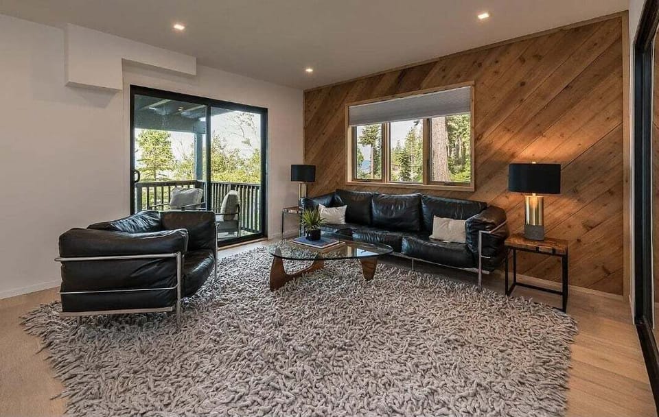 Sitting Area in potential lockoff bedroom