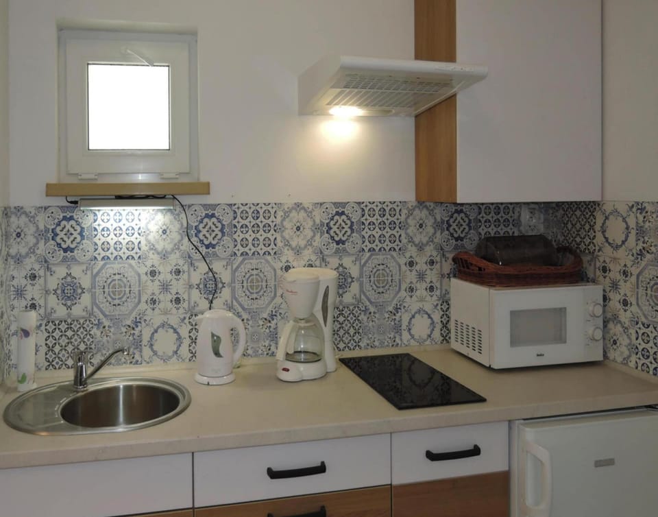 House | Private kitchen | Electric kettle, highchair