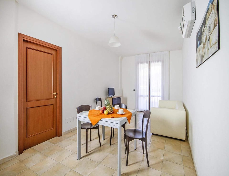 Apartment | Dining