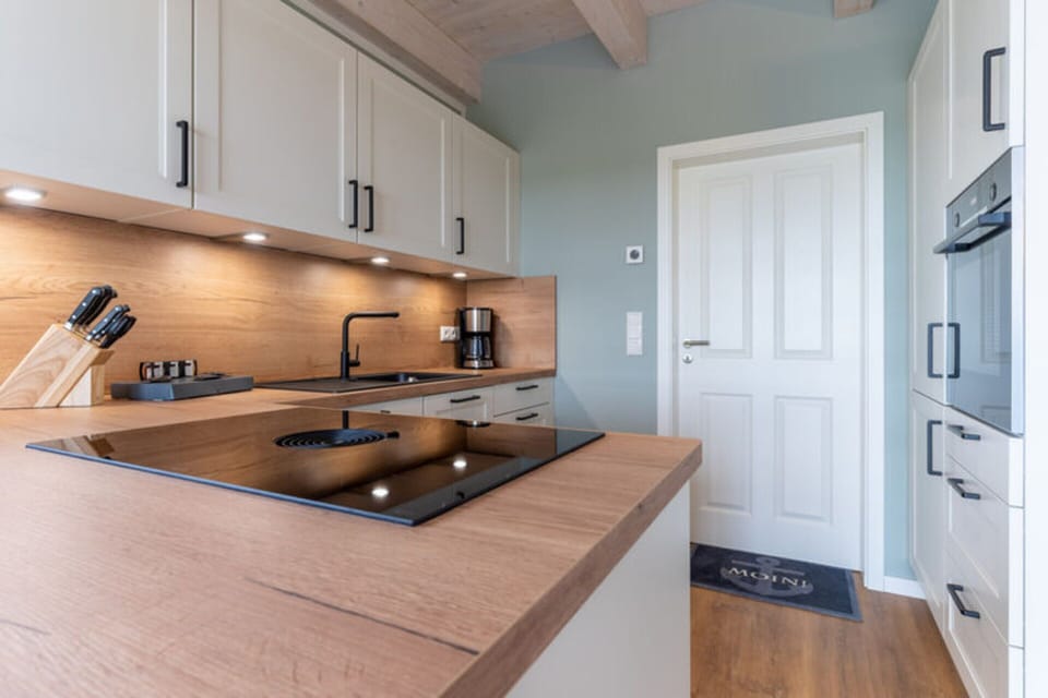 House | Private kitchen | Electric kettle, toaster