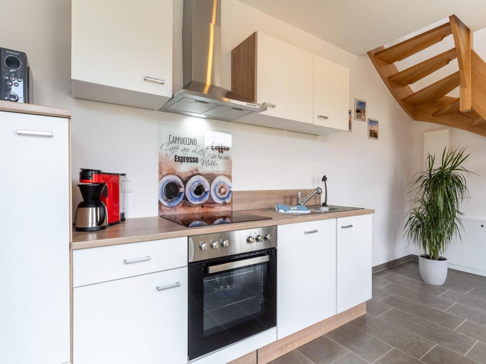 Apartment | Private kitchen | Electric kettle, toaster