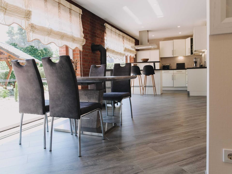 House | Dining