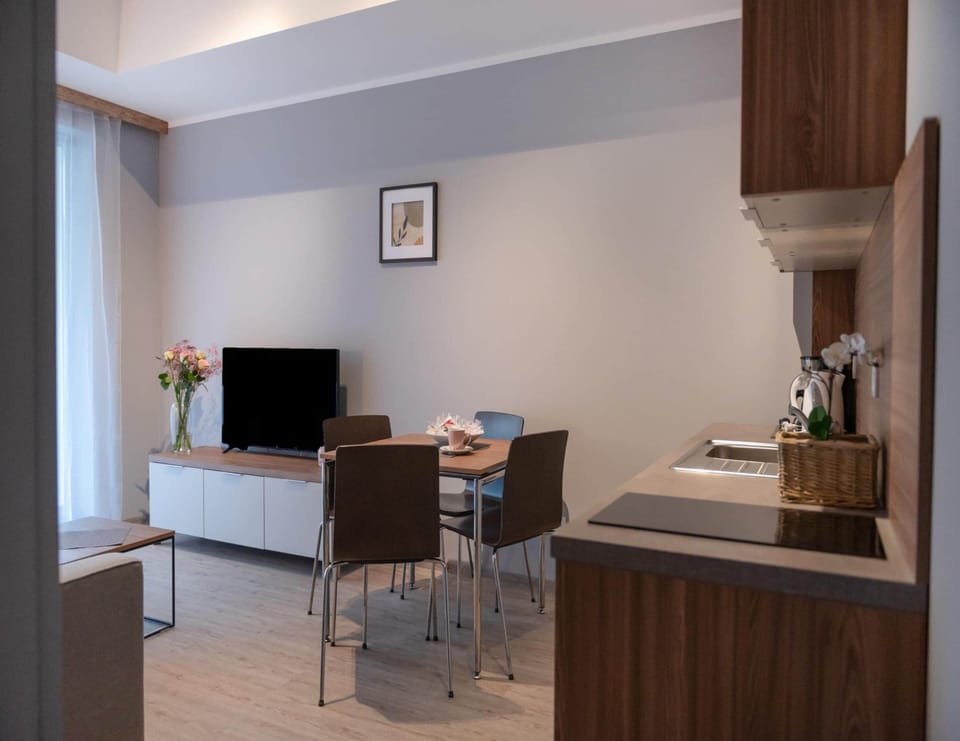 Apartment | Dining
