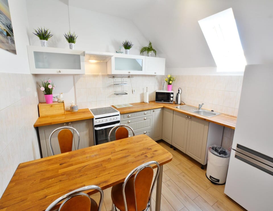 Apartment | Dining