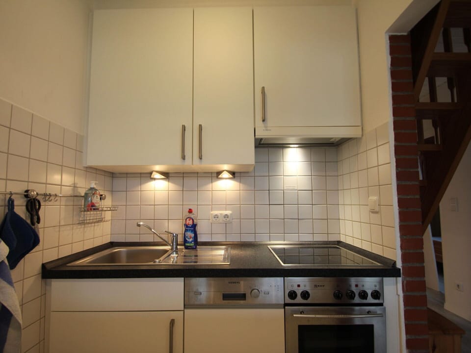 House | Private kitchen | Electric kettle, toaster
