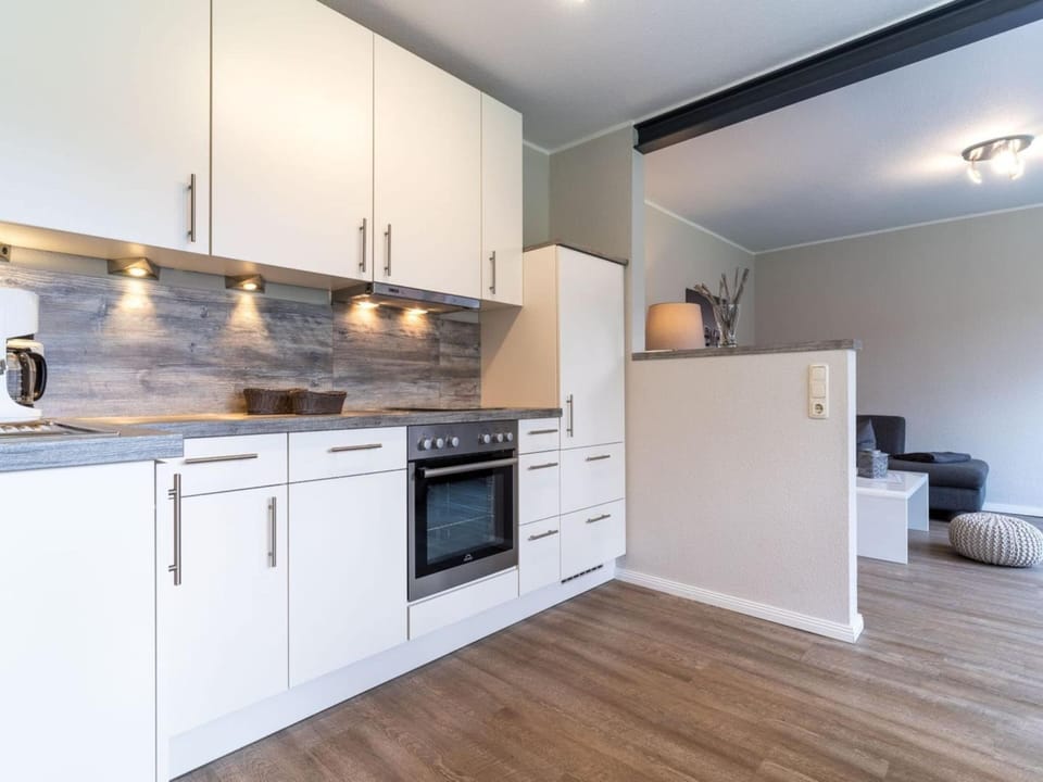 Apartment | Private kitchen | Electric kettle, toaster, cookware/dishes/utensils