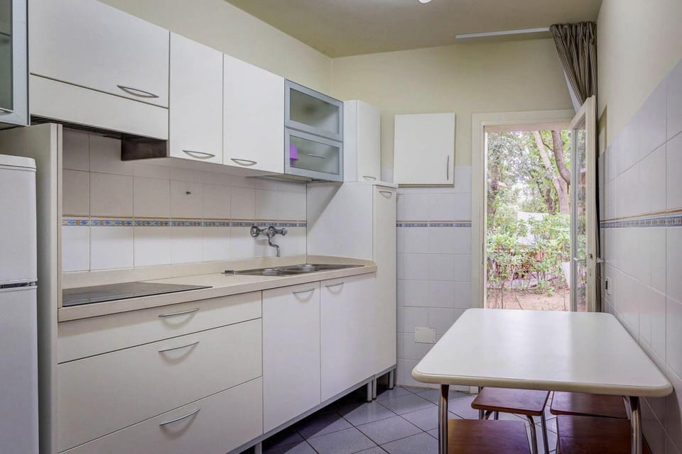 Bungalow | Private kitchen | Highchair