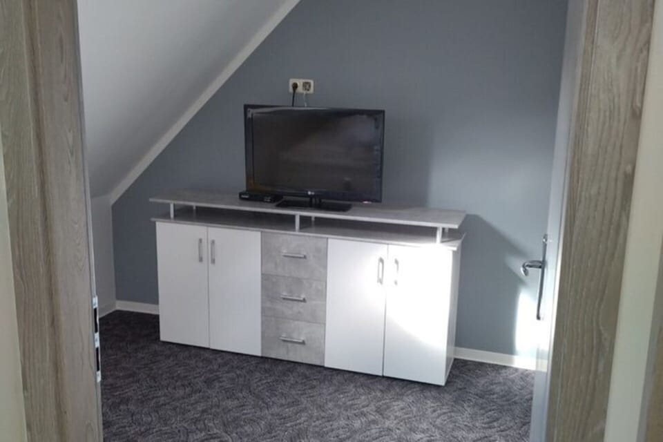 House | 3 bedrooms, individually furnished