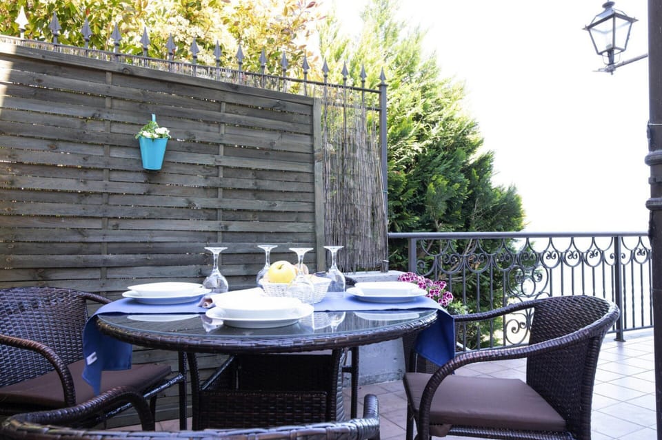 Apartment | Dining