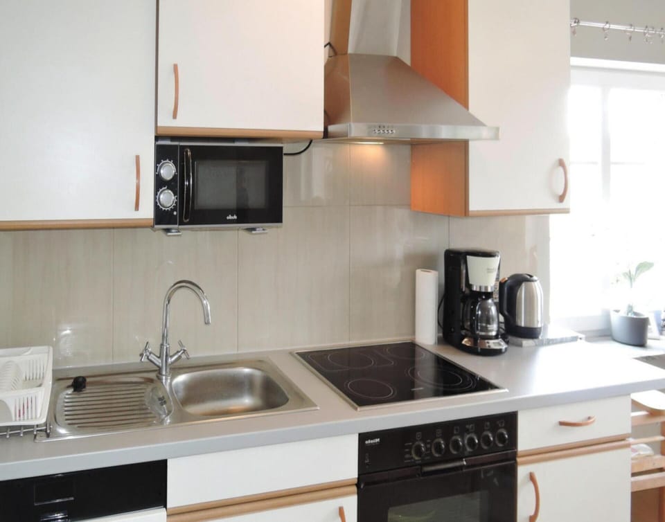 House | Private kitchen | Electric kettle, toaster