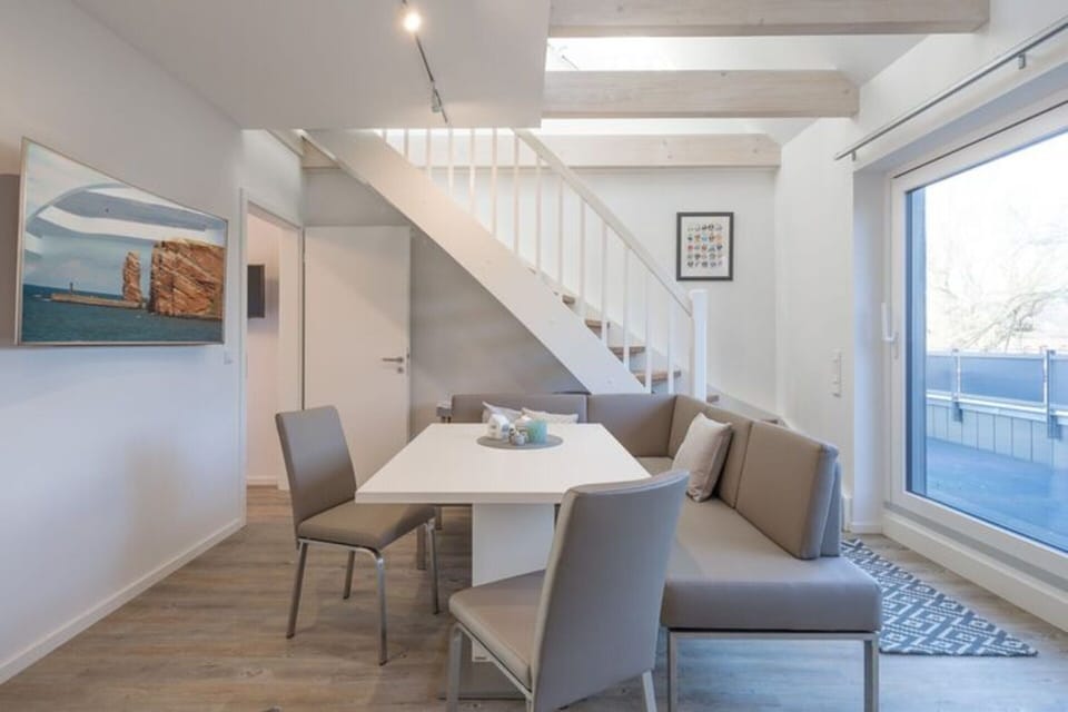 Apartment | Dining