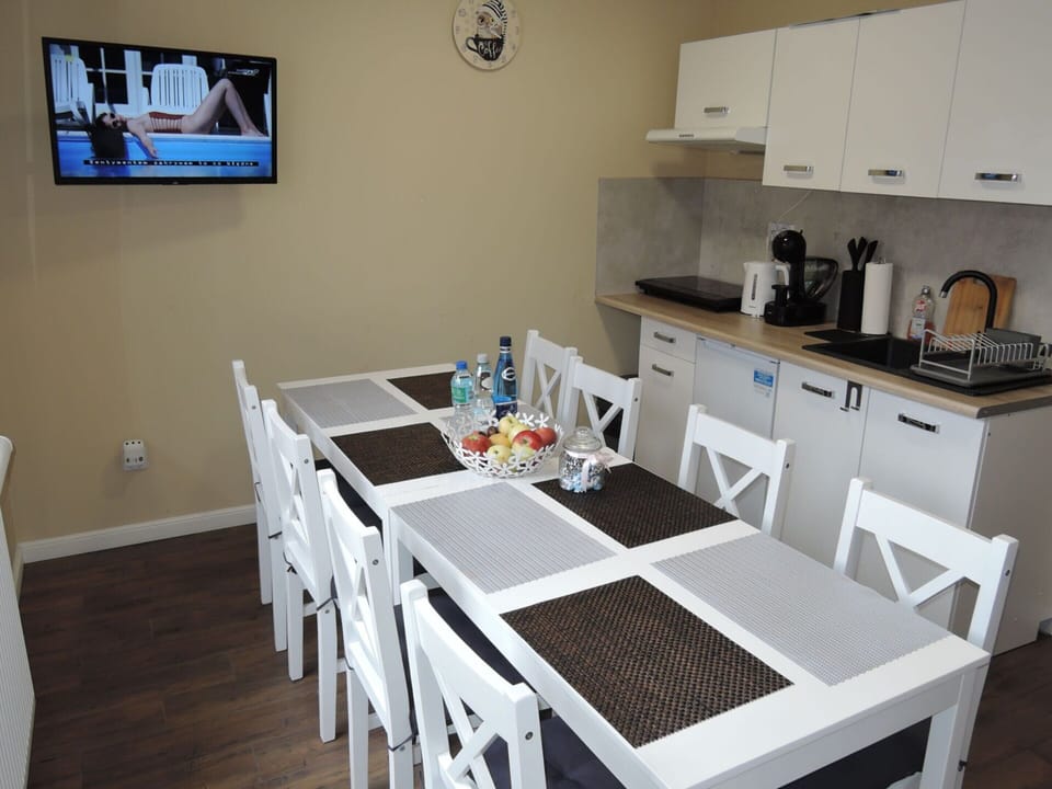 House | Private kitchen | Electric kettle, highchair
