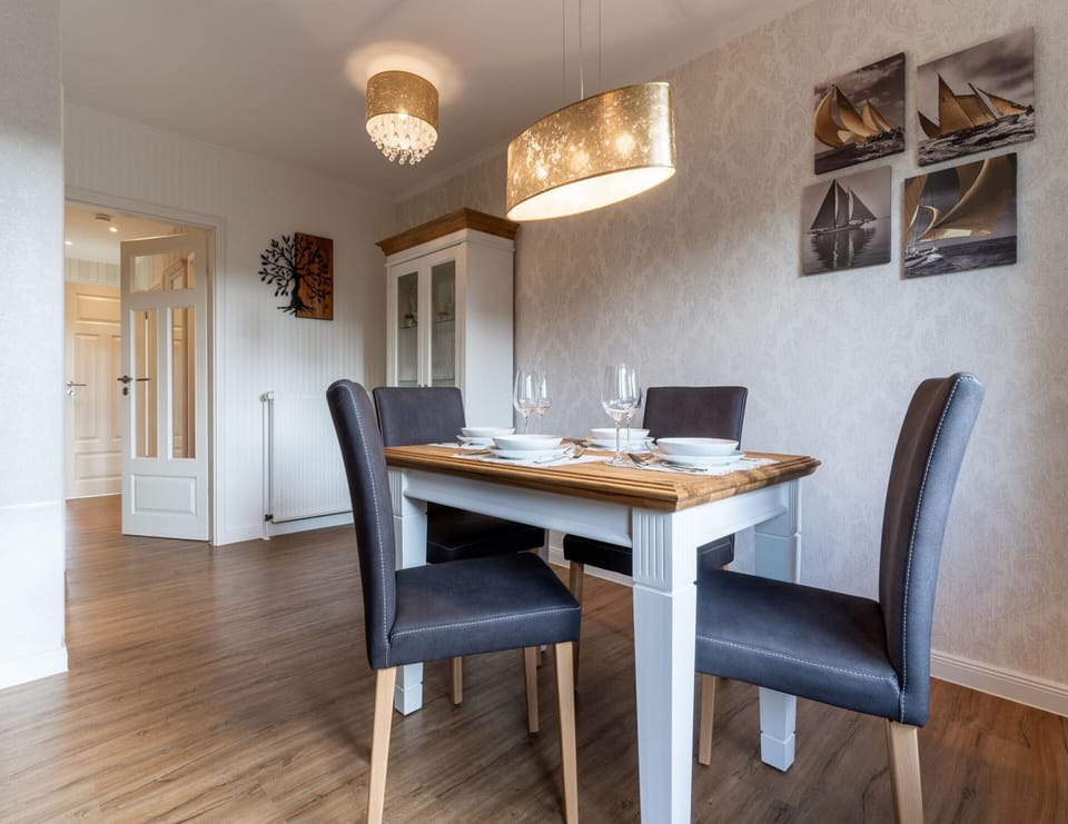 Apartment | Dining